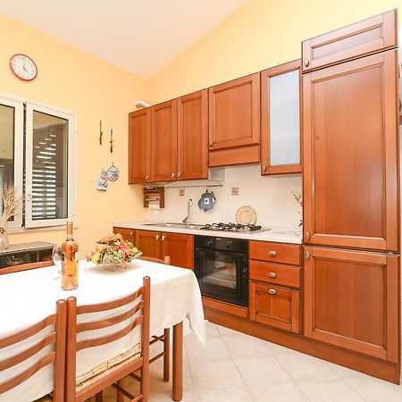 Villa Degli Olivi 캄포펠리체 디 로첼라 외부 사진