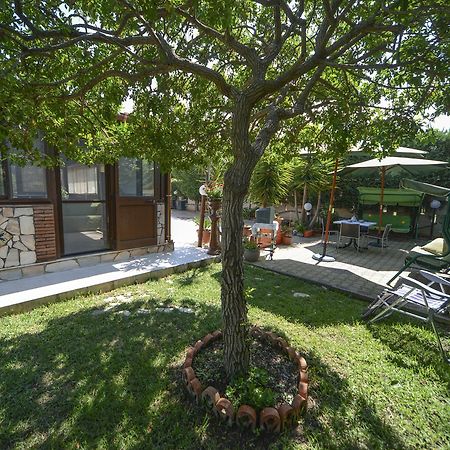 Villa Degli Olivi 캄포펠리체 디 로첼라 외부 사진