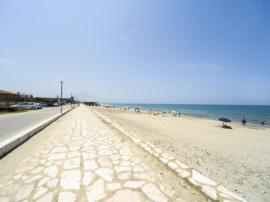 Villa Degli Olivi 캄포펠리체 디 로첼라 외부 사진